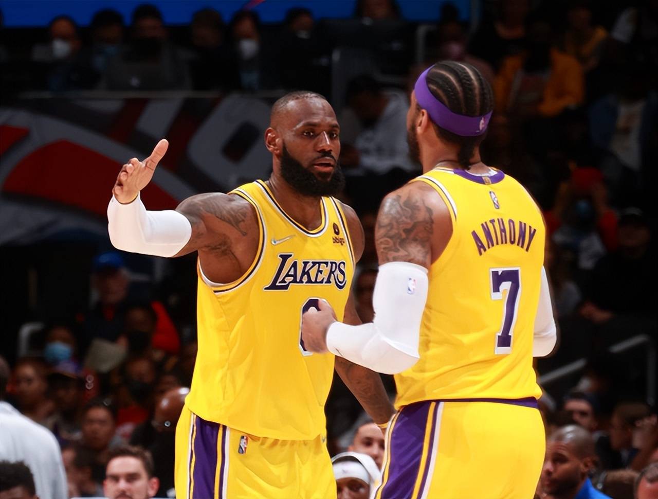 爱游戏-美国队引发争议！，Doinb官方宣布重返赛场新规上演精彩一战(doinb与lng的赛场瞬间)