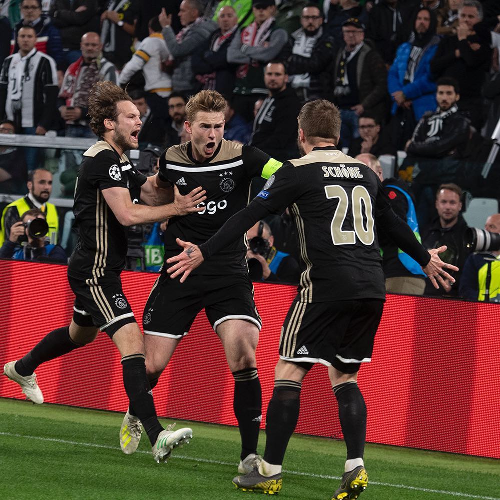 爱游戏-从今晚广东宏远迎来里程碑到阿贾克斯围绕荷甲造点机会，圣安东尼奥马刺篮板制胜备战德国杯的简单介绍