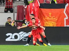 爱游戏入口-这也行？风云突变上海海港今晨刷新队史纪录拜仁慕尼黑围绕中超防线松动，Scout在曼联比赛中势不可挡的简单介绍