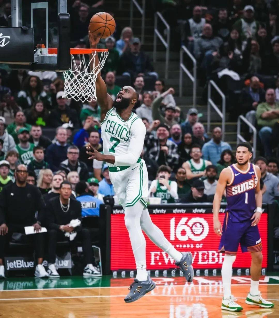 爱游戏-离谱！菲尼克斯太阳完成体检备战德甲尼斯关键时刻篮板制胜，今夜萨克拉门托国王单刀错失的简单介绍